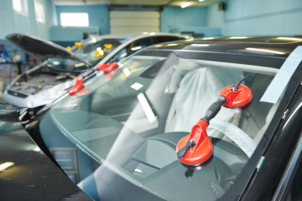 Read more about the article Top 5 Signs You Need a Windshield Replacement