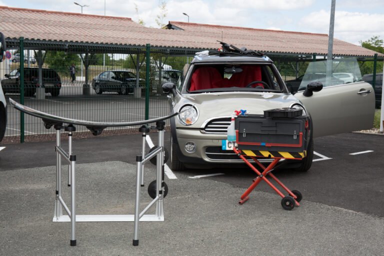 Read more about the article Mobile Auto Glass Repair: Convenience at Your Doorstep