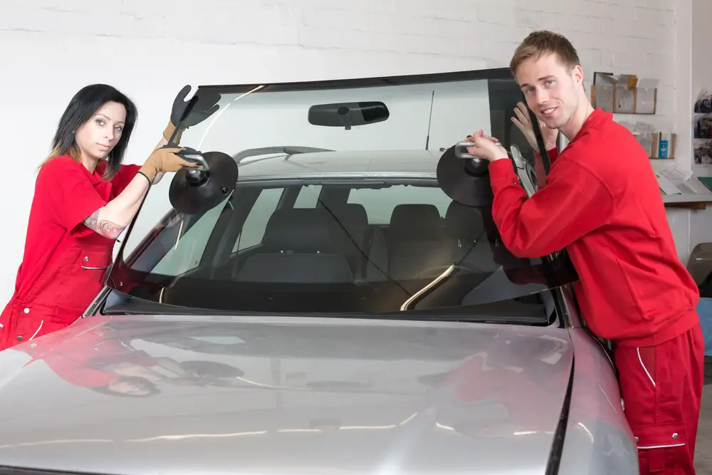 auto glass repair service